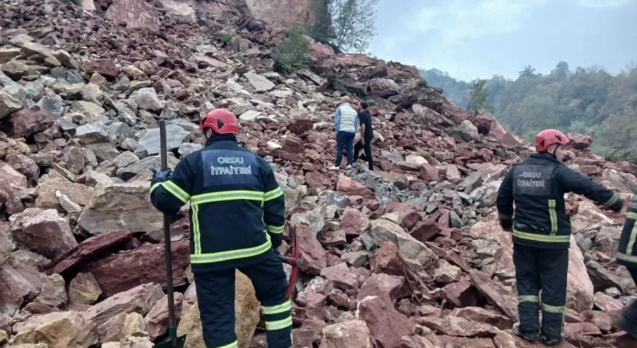 Ordu'da Korkunç Kaza! Taş Ocağında Göçük: 1 İşçi Hayatını Kaybetti, Arama Kurtarma Devam Ediyor