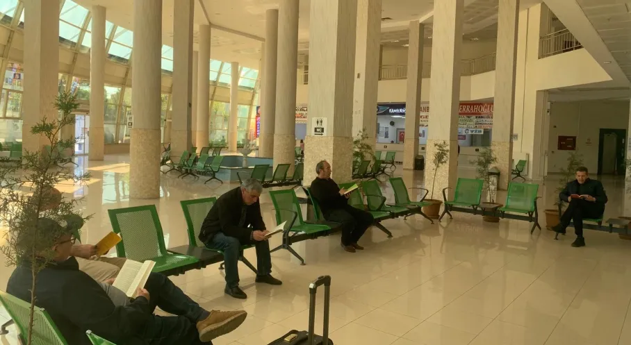 Ordu'da Otogarlara Kütüphane Sürprizi: Yolcular Kitaplara Doyacak!
