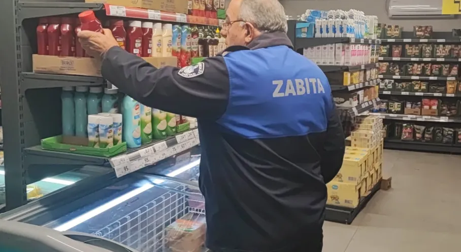 Orhangazi'de Zabıta Alarmda! Market Denetimleri Sıklaştı, Vatandaşın Sağlığı Koruma Altında!