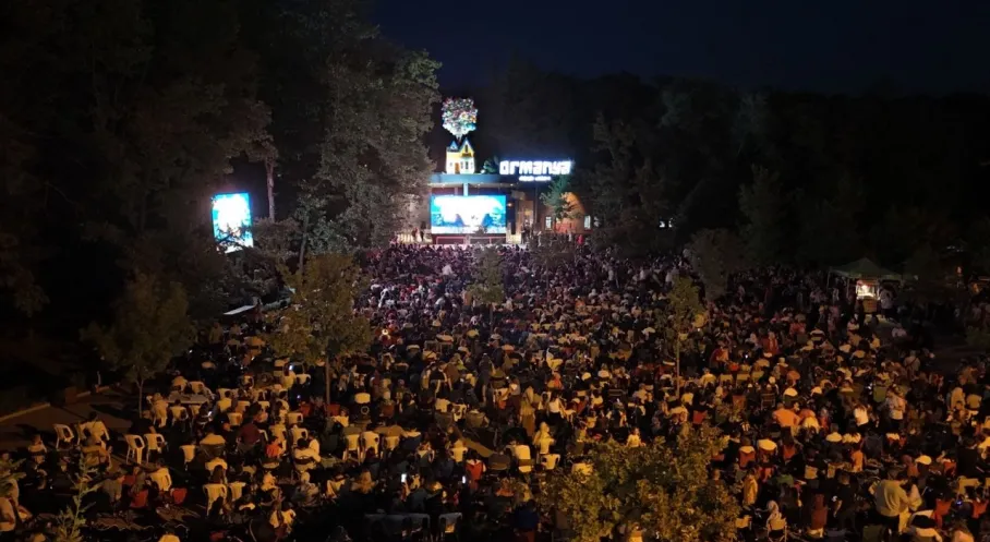 Ormanya Gece Sineması Rekor Kırdı: 5 Bin Kişi Doğa ile İç İçe Film Keyfi!