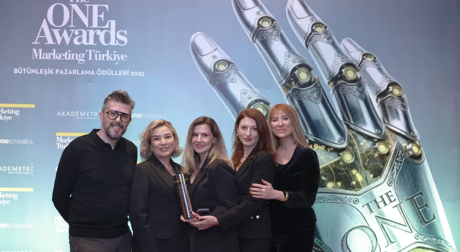 Orzax Rekor Kırdı: The ONE Awards'ta 4. Kez Yılın İtibarlı Markası Unvanı!