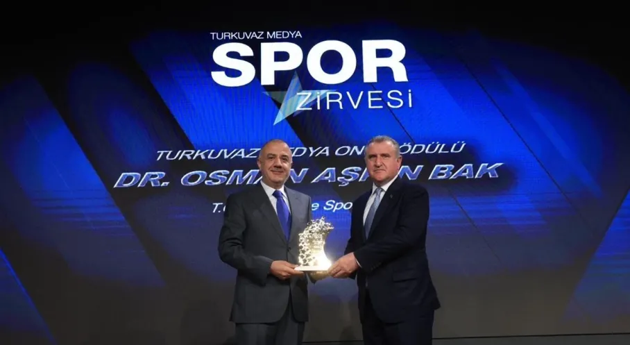 Osman Aşkın Bak'a Spor Hizmet Onur Ödülü: Türkiye'de Spor Tesisleri Devrimi!