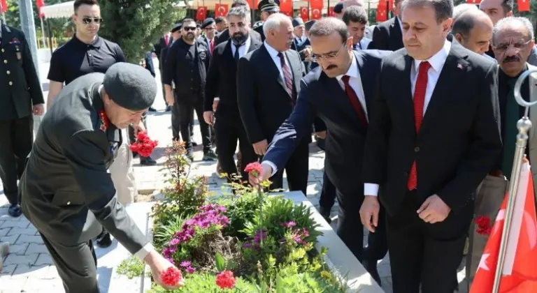 Osmanbey Şehitliğinde Anma Töreni Gerçekleştirildi