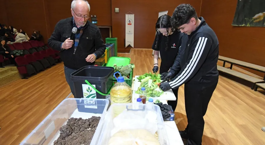 Osmangazi Belediyesi'nden Öğrencilere Sıfır Atıkta Çığır Açan Eğitim: Geleceğimiz İçin Büyük Adım!