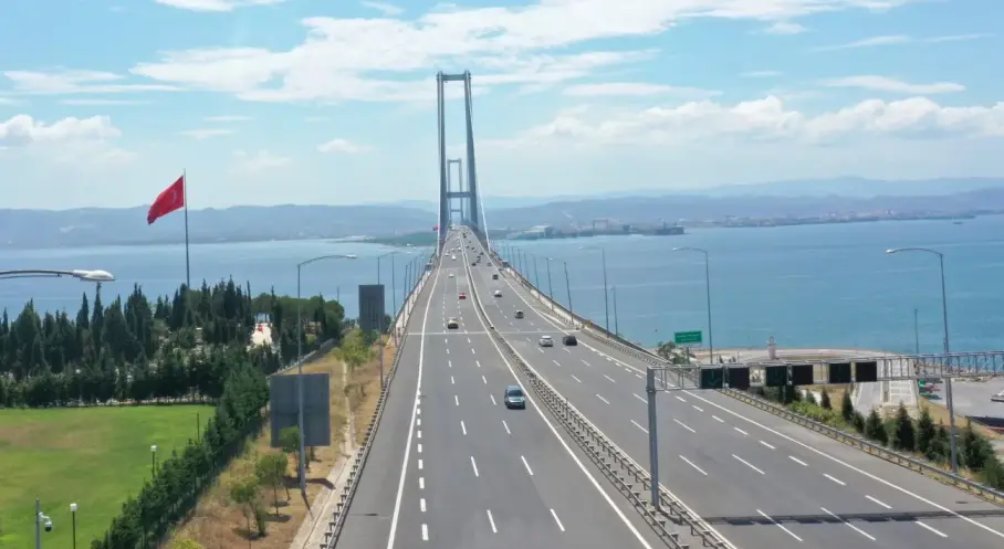 Osmangazi Köprüsü’nde Cumhuriyet Koşusu Heyecanı: Güzergâh Trafiğe Kapatılacak