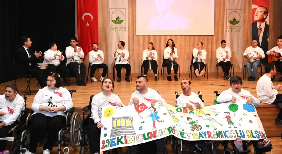 Osmangazi'de Engelli Bireylerden Coşkulu Cumhuriyet Bayramı Kutlaması!