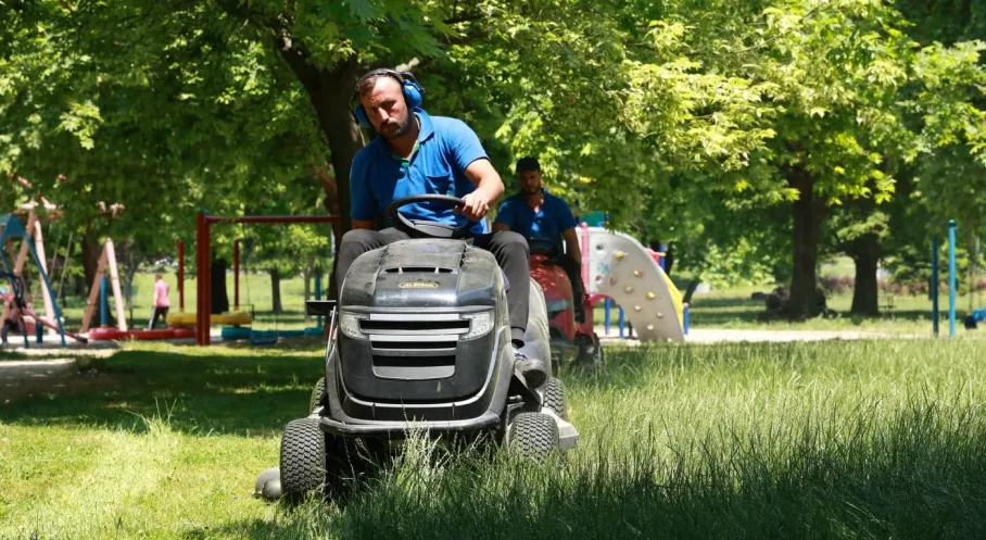 Osmangazi Parkları Pırıl Pırıl! Yaz Aylarında Huzur ve Konfor Garantisi Verildi