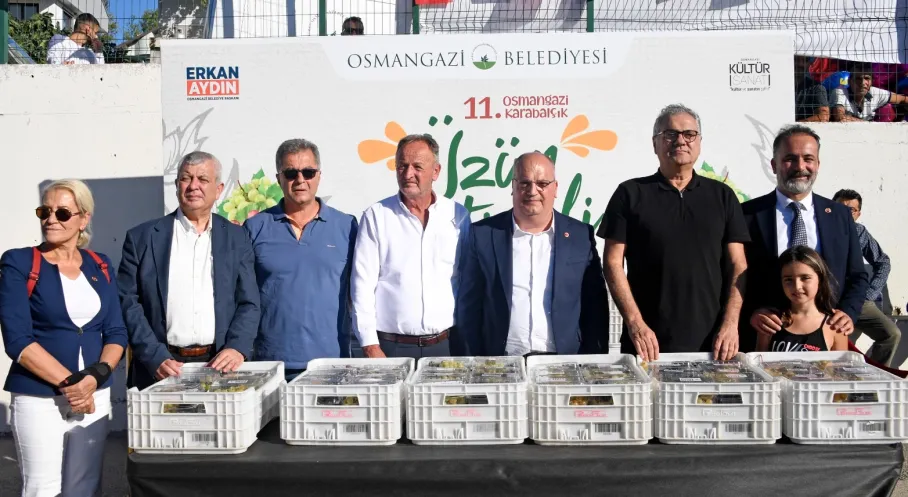 Osmangazi'de Üzüm Şöleni! En Kaliteli Üzümler Yarıştı, Ödüller Sahiplerini Buldu!