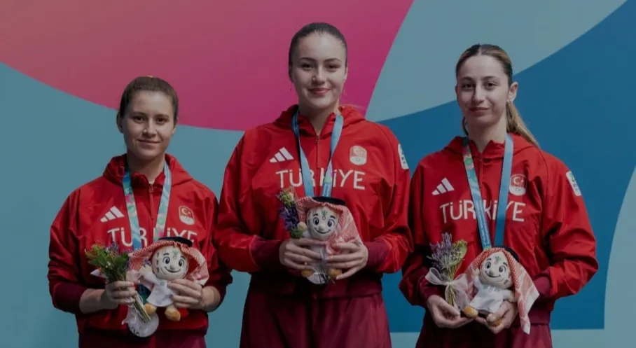 Özge Yılmaz'dan Tarihi Başarı! Belediyesporlu Milli Masa Tenisçisi Gümüş Madalya Kazandı