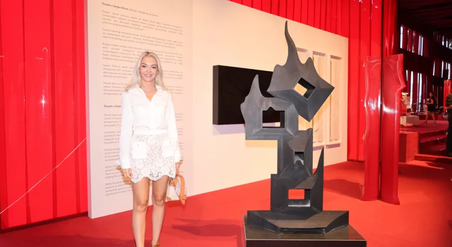 Özgecan Tosyalı, Contemporary Istanbul'da Sanatla Buluştu! Tosyalı Holding Standı Göz Doldurdu