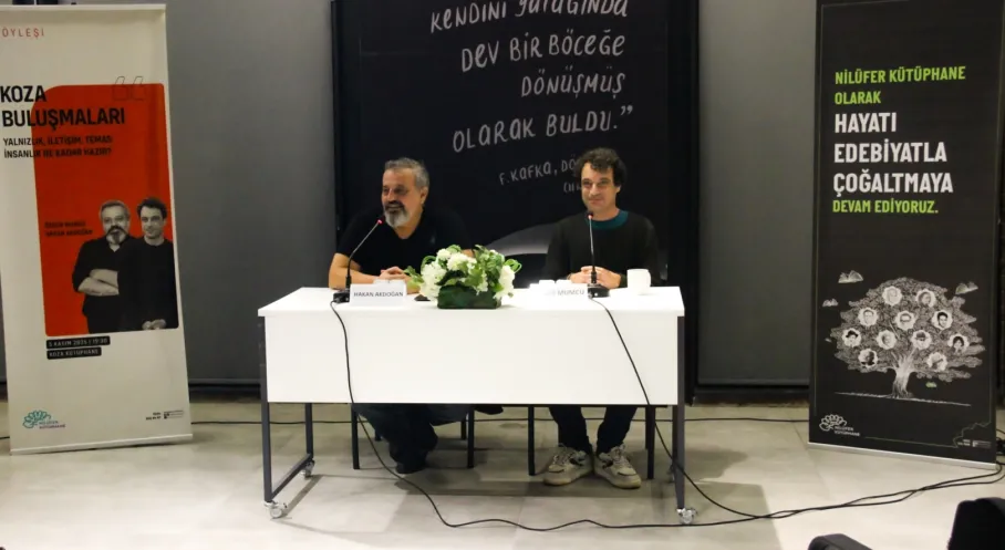 Özgür Mumcu Nilüfer'de Okurlarıyla Buluştu: 'Dünyalılar' Romanı Mercek Altında!