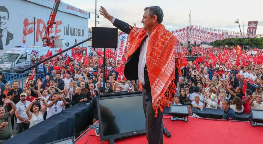 Özgür Özel'den Antalya'da İmamoğlu Çıkışı: Erdoğan'a Meydan Okudu!