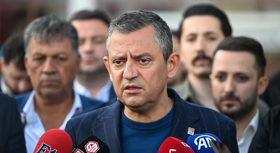 Özgür Özel'den CHP İddialarına Sert Yanıt: 'Karıştırmaya Çalışıyorlar!'