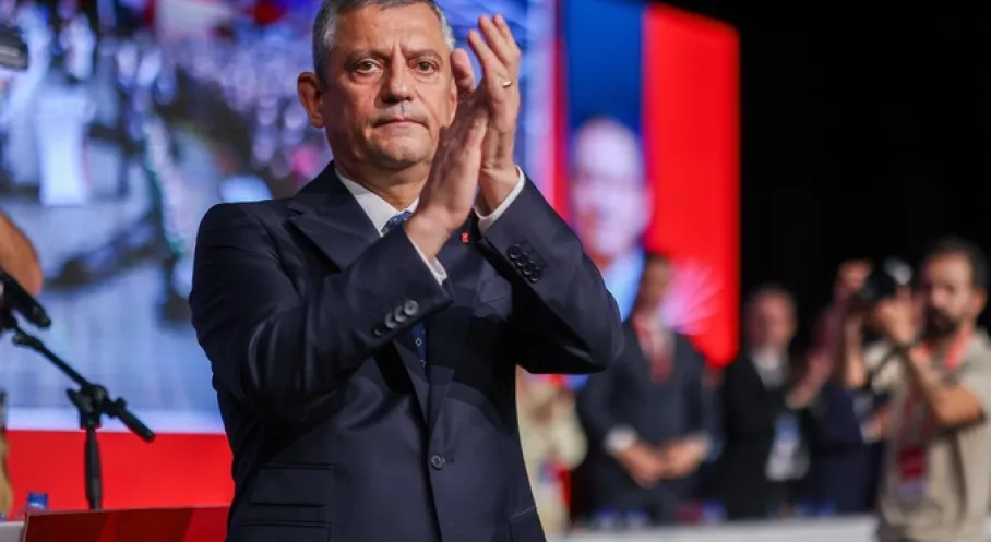 Özgür Özel'den Yeniden Genel Başkan Seçilince Kritik Mesaj: 'Safları Sıklaştıracağız!'