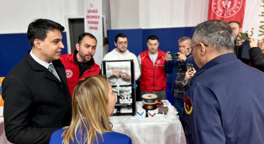 Pazaryeri'nde Geleceğin Mimarları İş Başında: Sıfır Atık Gününe Büyük İlgi!