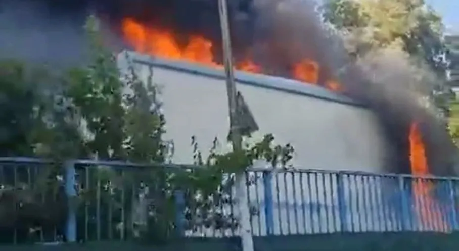 Pendik'te Korkutan Yangın! İSKİ Arıtma Tesisinde Alevler Yükseldi