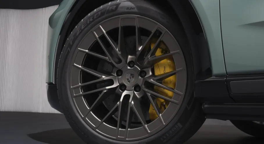 Pirelli’den Porsche Cayenne Turbo’ya Özel Elektrikli SUV Lastiği