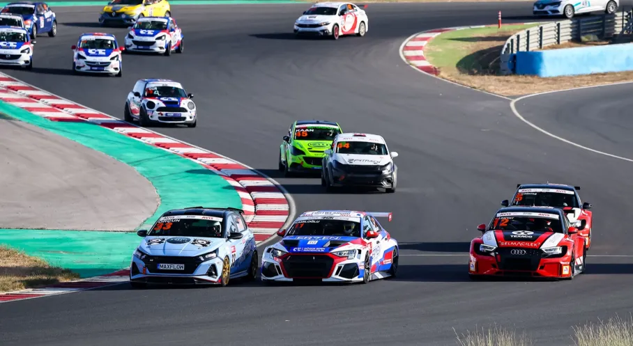 Pist Şöleni İstanbul Park'ta! TOSFED Şampiyonası Heyecanı Başlıyor