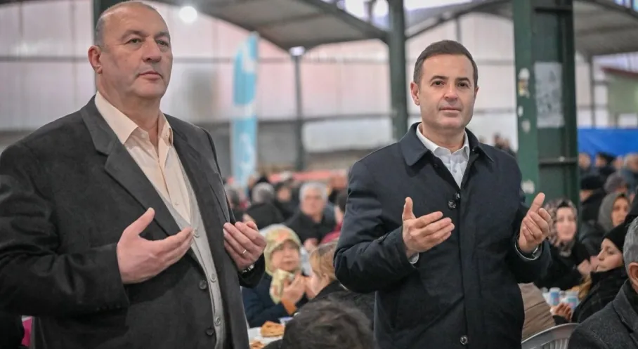 Balıkesir'de Ramazan Coşkusu Zirvede! Başkan Akın'dan Bigadiç'e Özel Dayanışma Sofraları