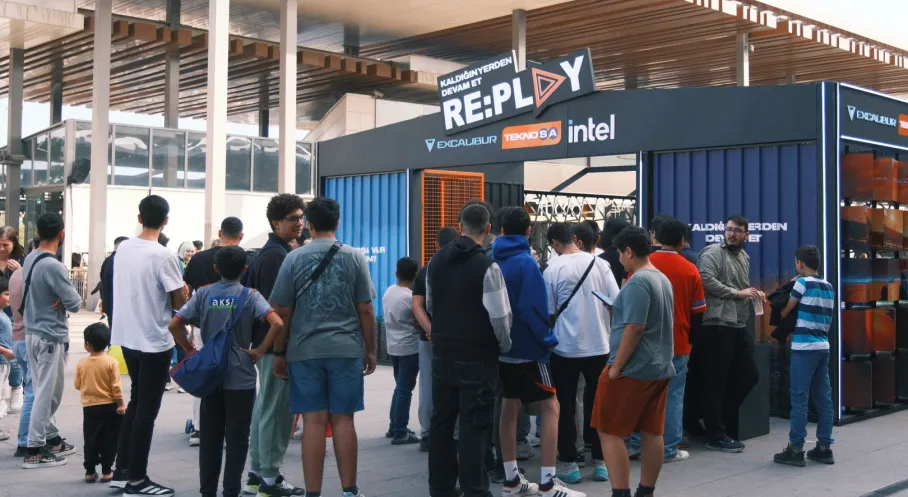 RE:PLAY Fırtınası Adana'yı Salladı! Oyunseverler Coştu