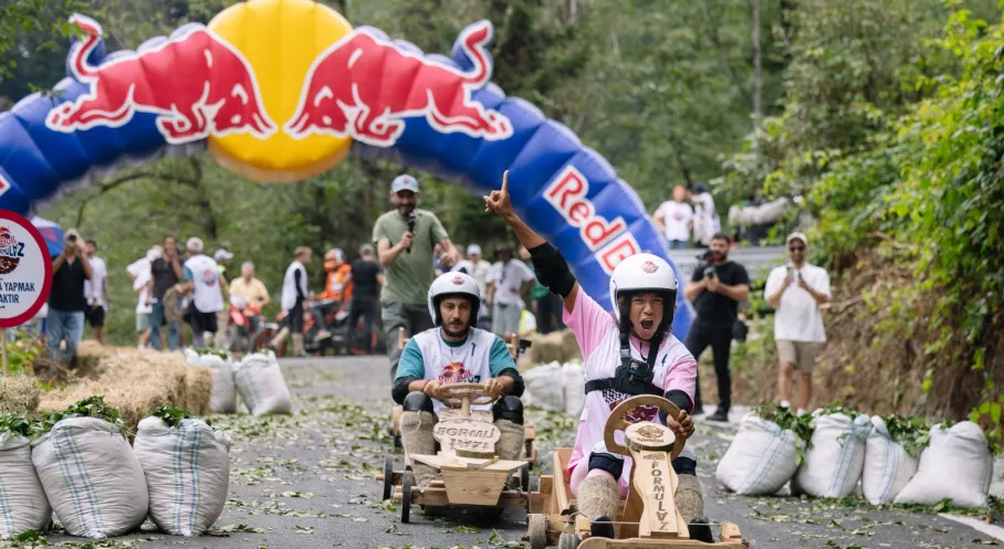 Red Bull Formulaz 2024: Karadeniz'in En Hızlı Tahta Arabacıları Seçildi!