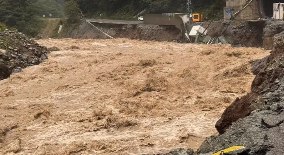 Rize Ayder Yaylası'nda Şiddetli Yağış Felaketi: 1500 Kişi Mahsur!