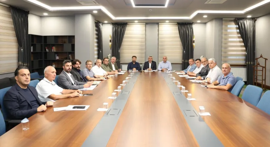 Rize'de Çay Sektörü Masaya Yatırıldı! Üretici Beklentileri ve Fiyatlar Konuşuldu