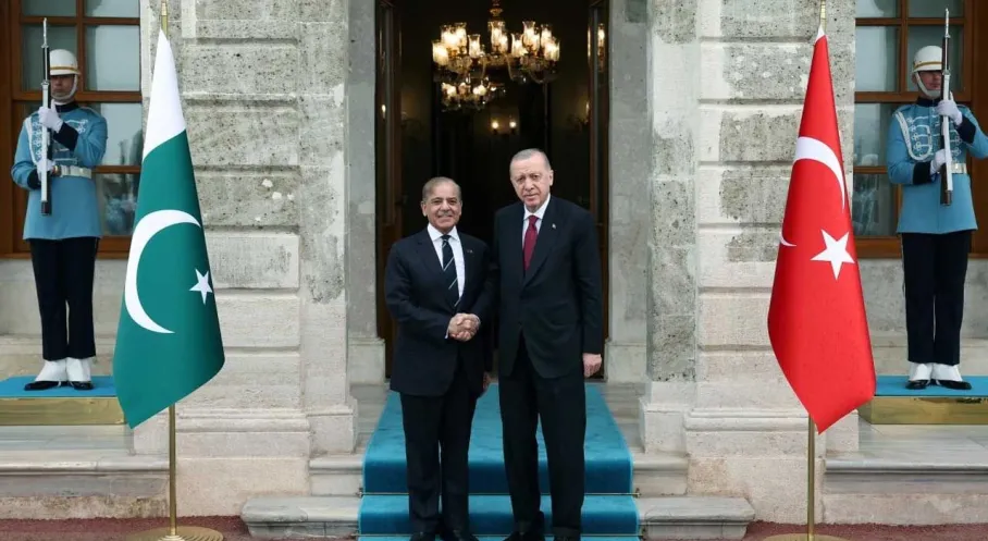 Şahbaz Şerif'ten Erdoğan'a Kardeşlik Teşekkürü: Pakistan-Türkiye İlişkileri Zirvede!