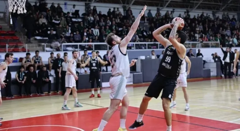 Sakarya Büyükşehir Basketbol, Lig Lideri Etimesgut Belediye Basketbol ile Ankara'da Karşılaşıyor