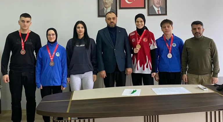 Sakarya Büyükşehir Belediyesi Spor Kulübü'nün Şampiyonlarına Özel Ziyaret