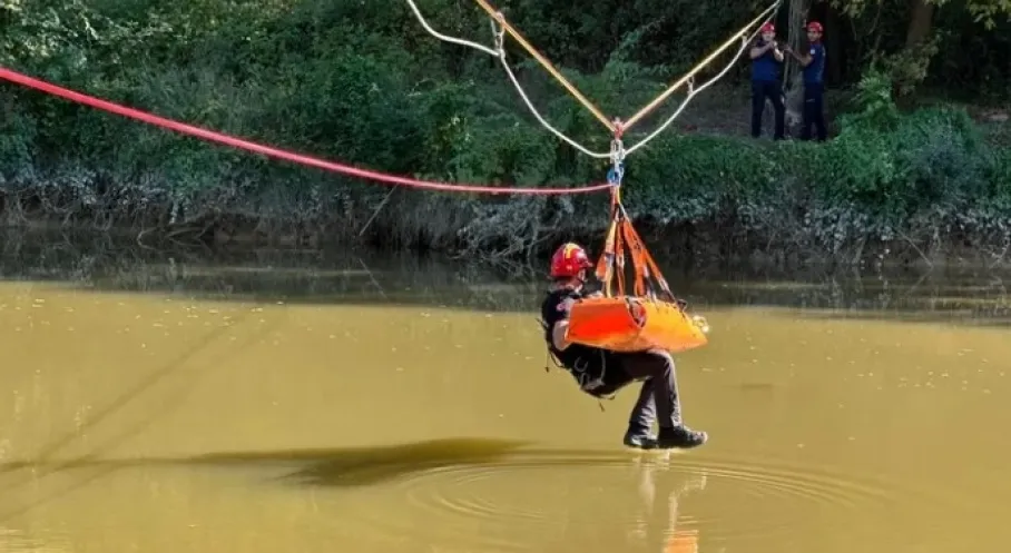 Sakarya Nehri'nde İtfaiye'den Kurtarma Tatbikatı! Nefesler Tutuldu
