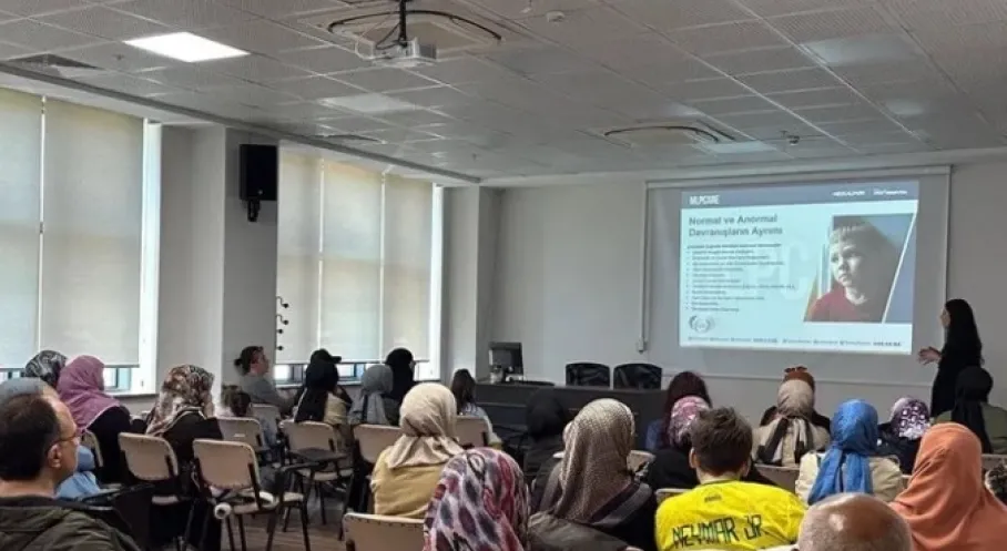 Sakarya'da Çocuk Gelişimi Semineri: Ebeveynlerin Rolü Masaya Yatırıldı!