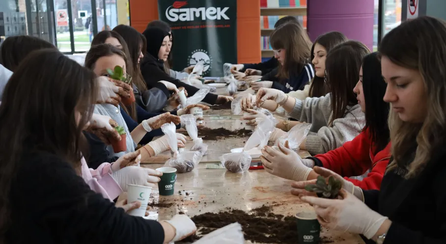Sakarya'da Ramazan Ruhu Üretimle Buluştu: Gençler Atölyelerde Yeteneklerini Konuşturdu!