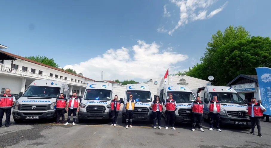 Sakarya'da Sağlıkta Büyük Atılım: Hasta Nakil Filosuna 3 Yeni Ambulans Katıldı!