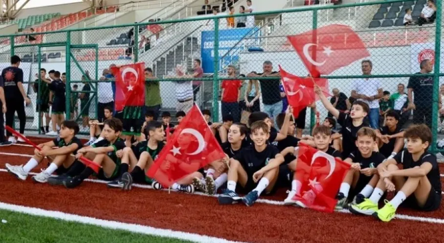 Sakarya Spor Haberleri: Büyükşehir'den Amatör Kulüplere Rekor Destek!