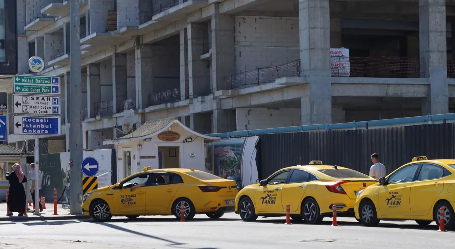 Sakarya'da Taksi Çağırmak Artık Çok Kolay! Ulaşım Portalı'na Tüm Duraklar Entegre Edildi