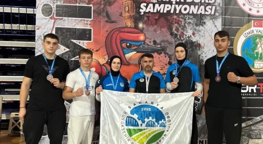 Sakarya'nın Gururu: Kick Bokscular Türkiye Şampiyonası'nda Zirveye Yerleşti!