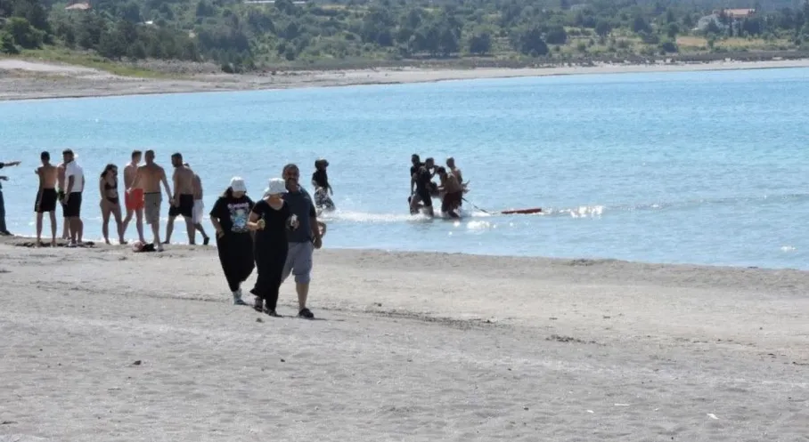 Salda Gölü'nde Dehşet: 17 Yaşındaki Genç Kız Ölümden Döndü! Son Dakika