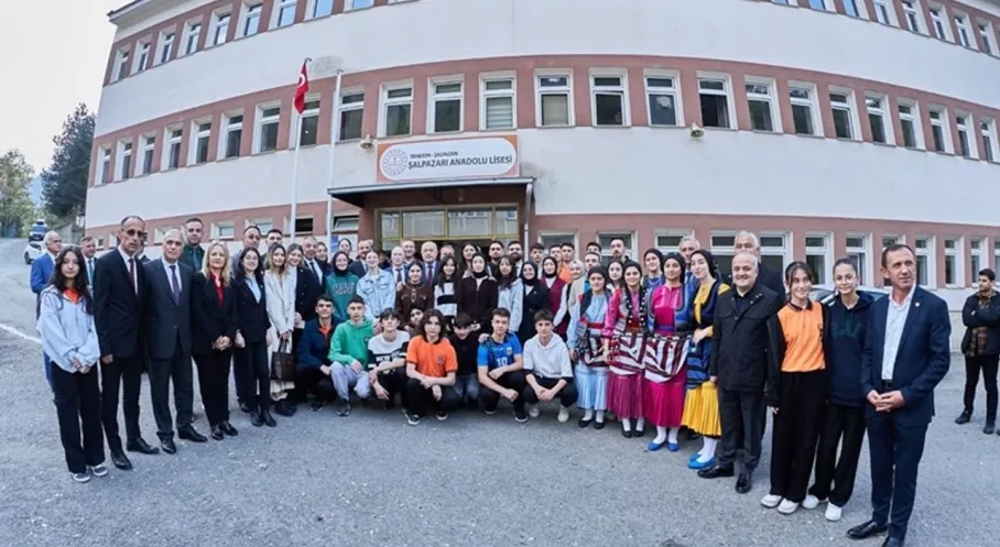 Şalpazarı Anadolu Lisesi'ne 5000 Kitaplık Dev Kütüphane Açıldı!