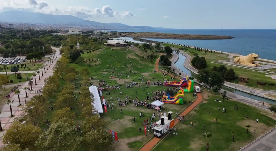Samsun'da Gökyüzü Uçurtmalarla Şenlendi! Aileler Şenlikte Buluştu