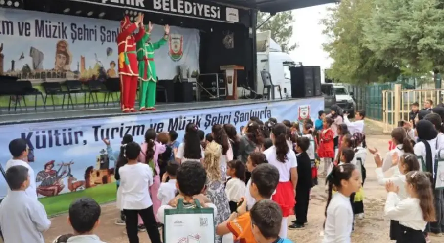 Şanlıurfa Büyükşehir, Cumhuriyet Bayramı’nda çocukları sanat ve teknolojiyle buluşturdu