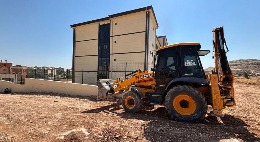 Şanlıurfa Eyyübiye'de Eğitim Seferberliği: Batıkent'e Yeni Okul Yolları Açılıyor!