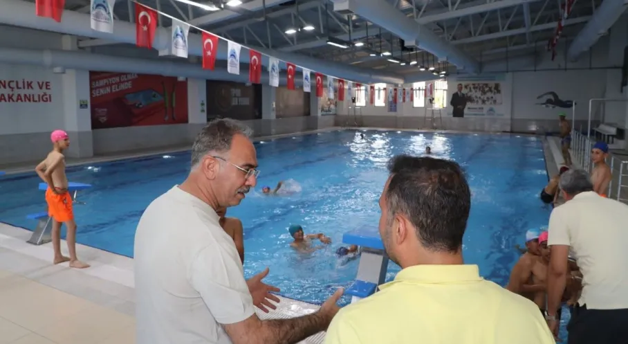 Şanlıurfa'da Gençler Havuza Akın Ediyor! Başkan Kuş'tan Çağrı