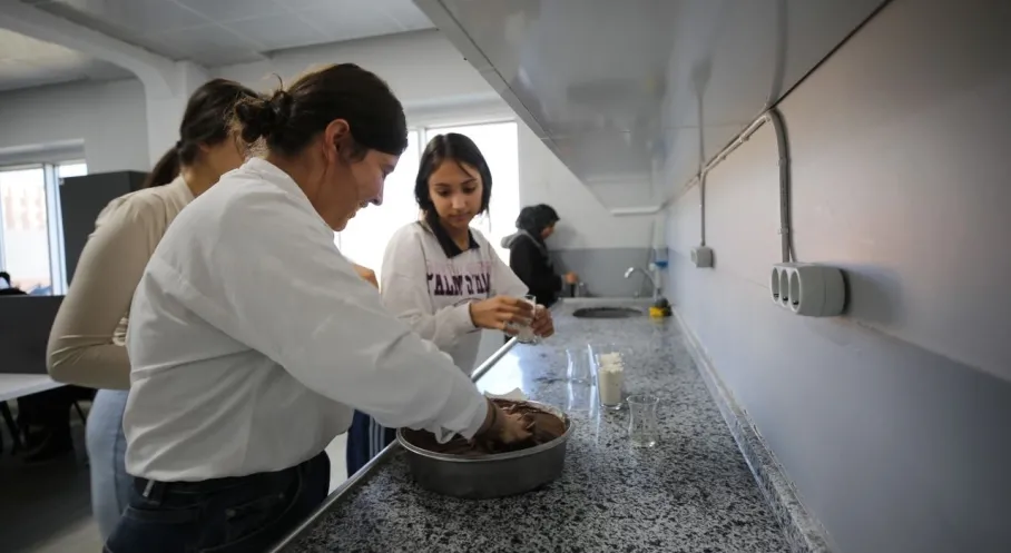 Şanlıurfa'da Kadınlar İçin Yeni Fırsat: Eyyübiye'de Girişimcilik Merkezi Açıldı!