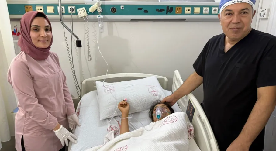 Şanlıurfa'da Mucize Kurtuluş: Genç Kızın Akciğerine Saplanan İğne, Doktorun Fedakarlığıyla Çıkarıldı!