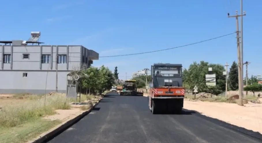 Şanlıurfa Halfeti'de Ulaşım Atağı: Sıcak Asfalt Dönemi Başladı!