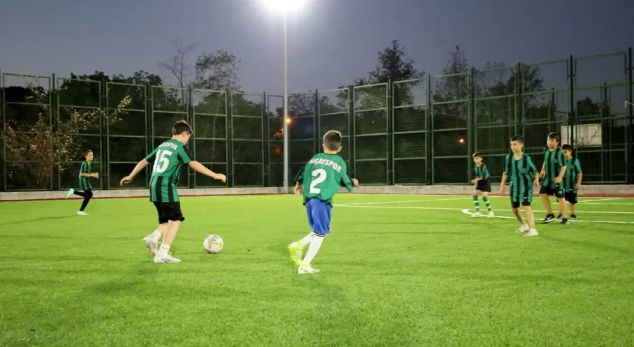Sakarya'dan Gençlere Müjde! Sapanca Akçay Futbol Tesisleri Yenilendi
