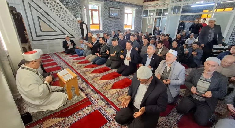 Şehit İmam Hacı Kazım Ozan Anıldı: Dualar ve Mevlid-i Şerif ile Yad Edildi!