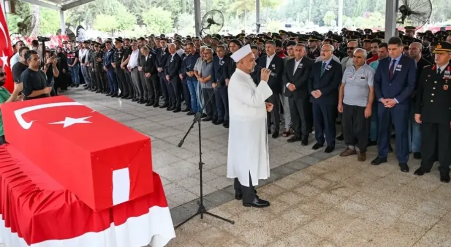 Şehit Uzman Çavuş Yıldırım, Adana'da Gözyaşlarıyla Son Yolculuğuna Uğurlandı