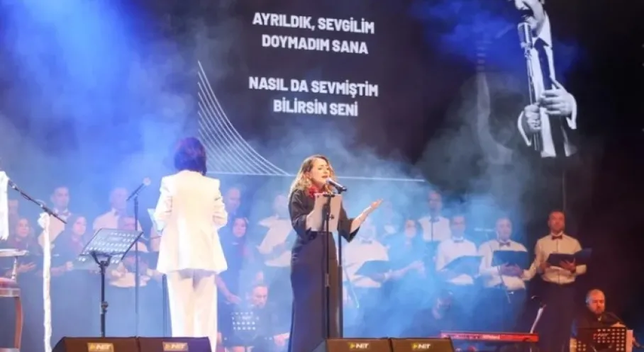 Konya'da Müslüm Gürses Rüzgarı! Selçuklu'da Unutulmaz Konser